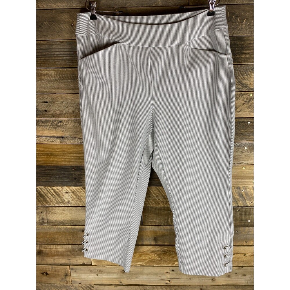 Jessica Riley Plus Sz 1X  Gray Pin Stripe Stretch Capri Pants Decorated Cuffs
